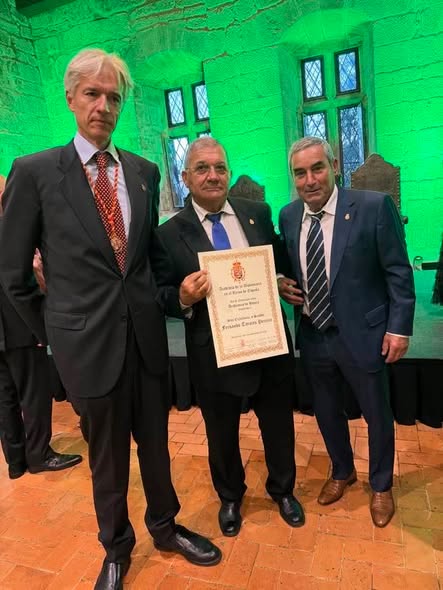 FERNANDO TAVARES PEREIRA INVESTIDO ACADÉMICO PELA ACADEMIA DA DIPLOMACIA E FRISOU QUE PRETENDE CONTINUAR…